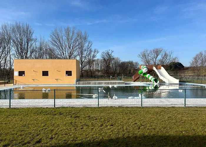 La De Izan Gumiel de Izan